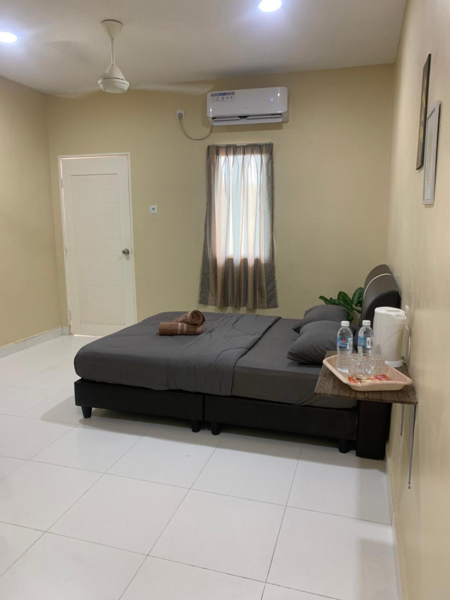 Maze Roomstay Langkawi パンタイ・サナング エクステリア 写真